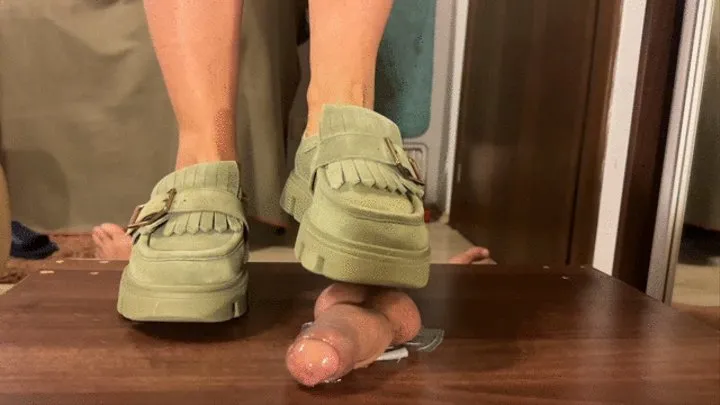 All time high cumshot with green suede office shoes by Geox