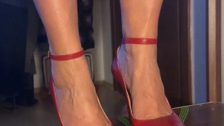 Another shoejob with the sexy red stilettos