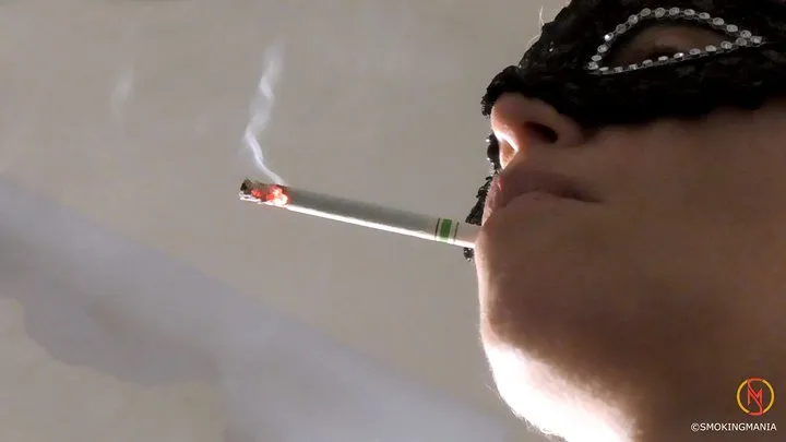 KIM menthol smoking solo 2