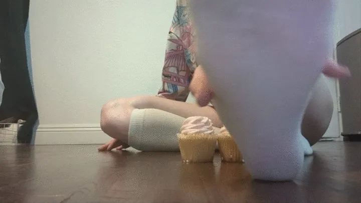 Cupcake Sitting Masturbate Messy Ass Pussy