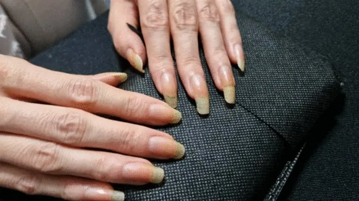 Long nails and long fingers