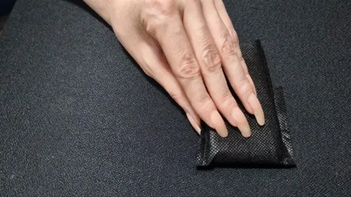 Scratching long natural nails