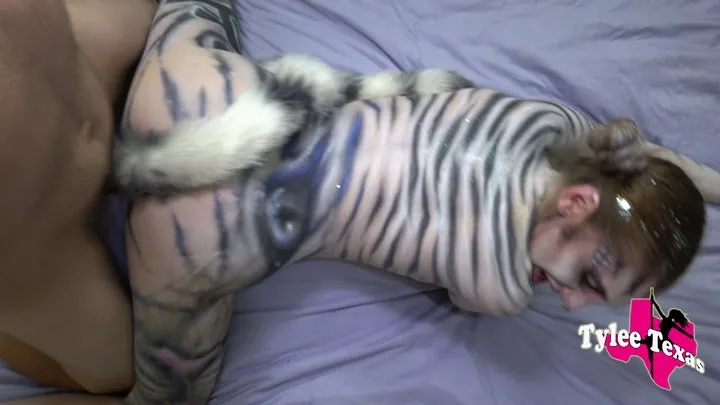 Body painted White tiger sex tape