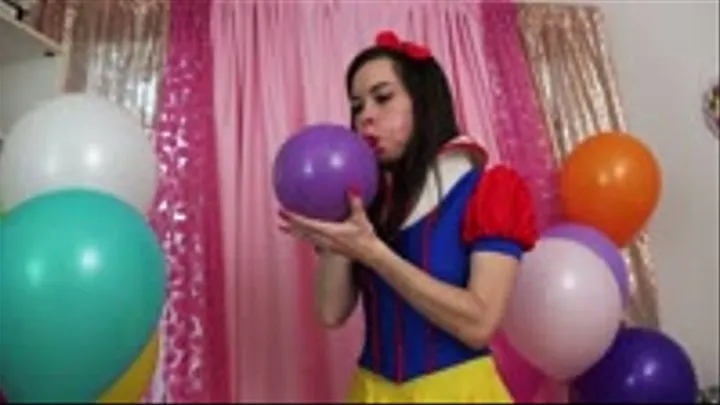 Snow White Balloon Popping
