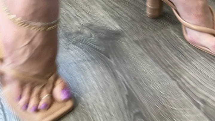 Walking & Shoeplay In My New Thong Sandals