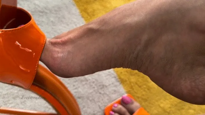 FeetWonders Orange mules dangling HIGH HEELS fetish