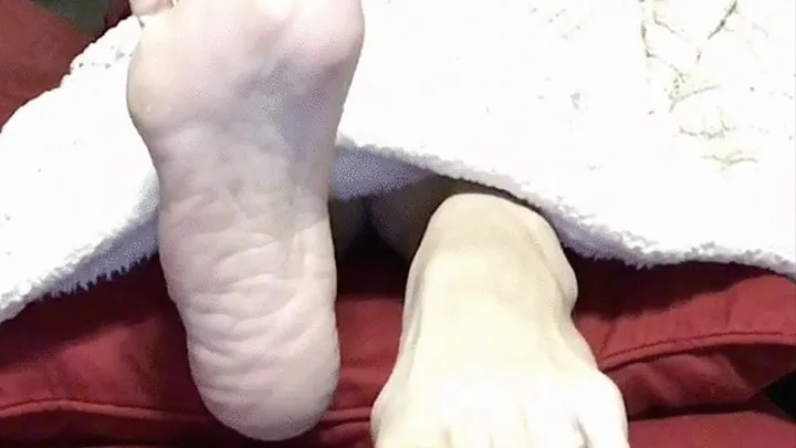 WRINKLED SOLES & WAVING TOES