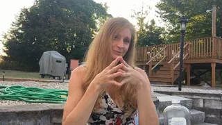 OUTDOOR ARM MASSAGE