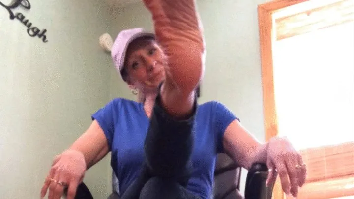 STRETCHING SOLES AND TOES