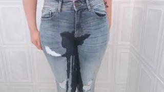 Jeans Wetting - Slow Motion