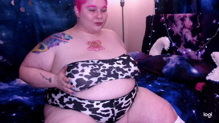 BBW Cow Fucking My Pierced Belly Button