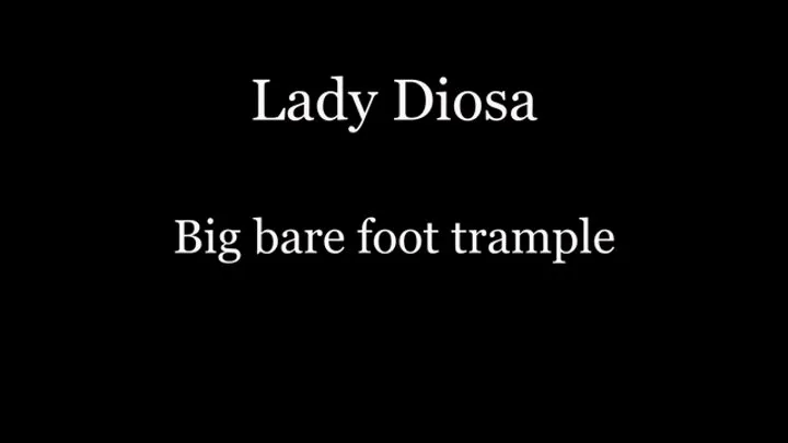 Lady Diosa Big bare foot trample CLOSE UP