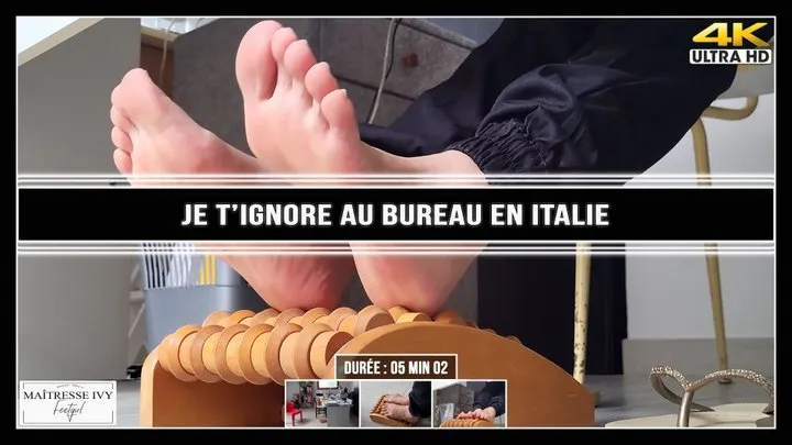 Je t'ignore au bureau en Italie