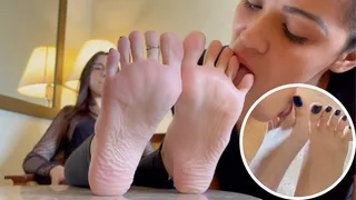 MY FRIEND CAME TO VISIT ME AND I PUT MY FEMALE SLAVE TO SUCK HER FEET