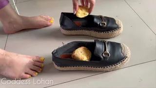 Breads in the shoe - bread for slaves