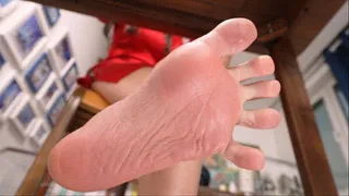 Beautiful sexy Jojo shows her sexy little foot15