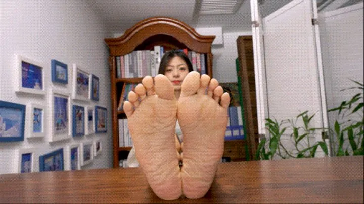 Sexy Asian girl Angela shows her sexy big foot1