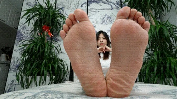 Sexy Asian girl Angela shows her sexy big foot4