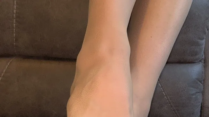 Nylon Feet Tease You