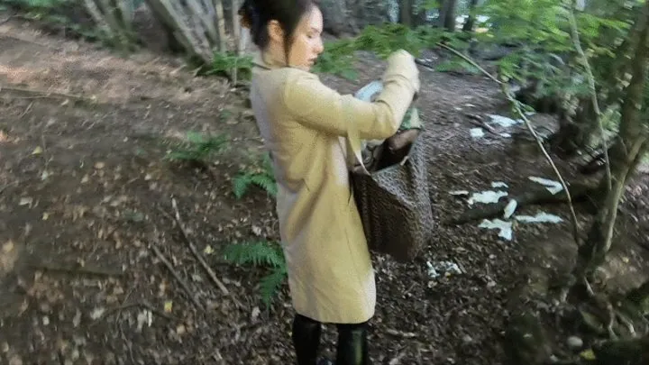 The English Rose Suck fuck and facial in the woods pantyhose