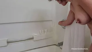 Showering Milf sexy surprise