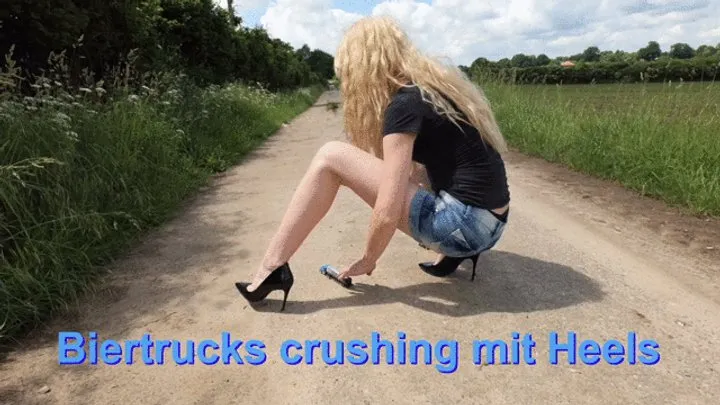 Crushing trucks with heels - Biertrucks mit Heels zertreten