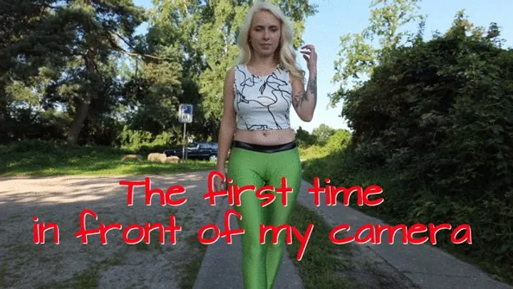 Julliette's first time in leggings and heels - Julliette das erste Mal in Leggings und Heels