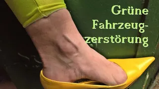 Destroy a green model vehicle - Grünes Modell-Fahrzeug zerstören