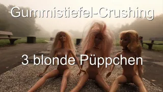 Rubber boot crushing 3 blonde dolls - Gummistiefel-Crushing 3 blonde Püppchen