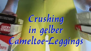 Crushing in yellow cameltoe leggings - Crushing in gelber Cameltoe-Leggings