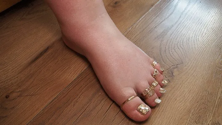 #2 BBW Golden Feet