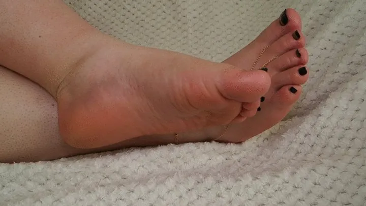 #7 Buy this Loser! - Black gold pedicure (no talk)