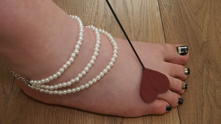 #5 Buy this Loser! - Black gold pedicure (no talk)