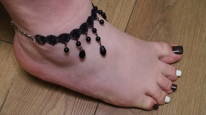 #9 Worship Obey Buy - BBW feet (no talk)