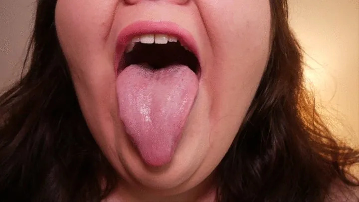 The art of a beautiful BBW mouth - (no talking)