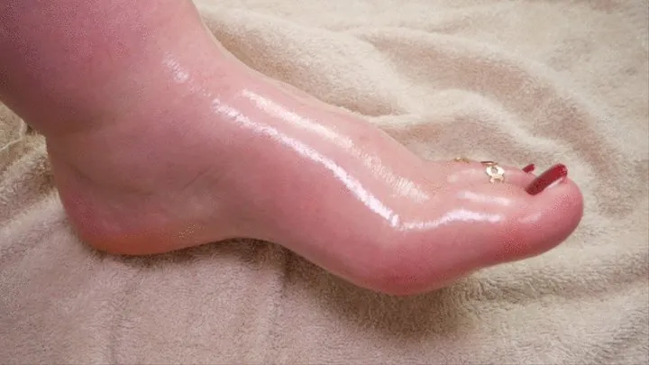 Oiled BBW right foot with red pedicure - (no talking)