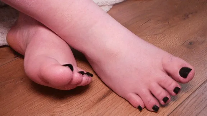 Stupid loser will buy this - black pedicure on BBW's feet #3 - (no talking)