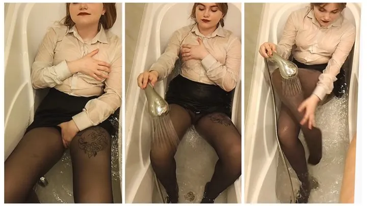 Horny wet look: office girl masturbetes her pussy and has orgasm in the bathroom