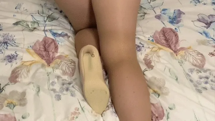 Pantyhose and Heels Masturbate