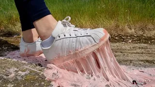 Stuck in glue while jogging - The Challenge