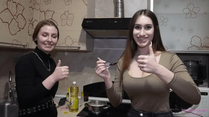 AURORA and SARAH - Delicious dinner for a loser