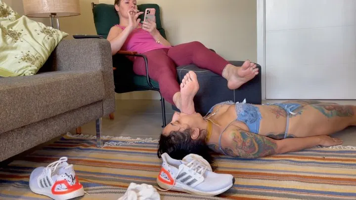 LESBIAN FOOT WORSHIP after gym