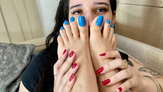 LANA NOCCIOLI SUCKING GODDESS GRAZI FEET FOR THE FIRST TIME!