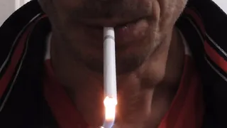 Smoking Muratti red 100s supercloseup IYF 221024 SLOW