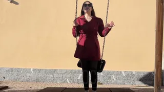 LANA NOCCIOLI in PUBLIC - Wiggling my PINK SOLES in a PUBLIC PARK