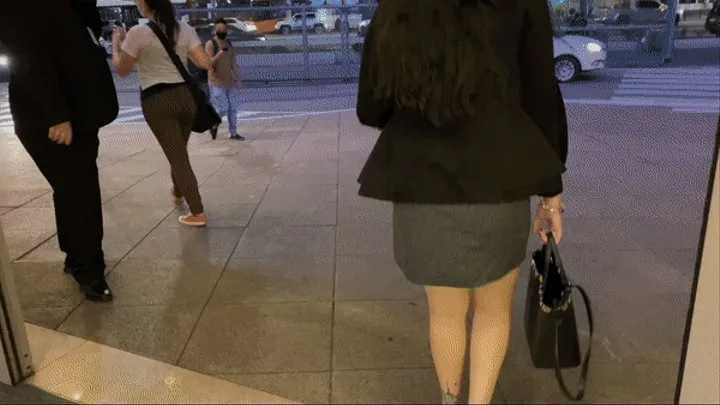 LANA NOCCIOLI in PUBLIC Ep 13 - Dirty SOLES Tease after WEDGE WALKING