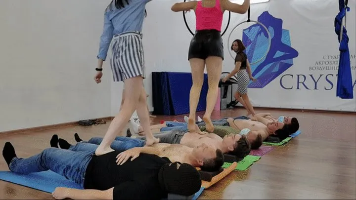 Occasional multitrampling training (Full): men under 8 girls & barefoot terror & stomping to abdominal pain & tap-dancing and jumping on human mats