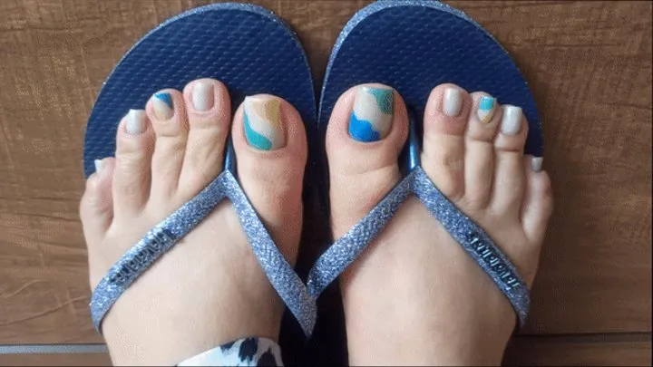 Dolce Amaran wiggling and spreading her juicy toes, in close - TOES - SPREADING - WIGGLING - NAILS - BBW - FLIP FLOPS - MATURE - CLOSE UP - POV - PASTEL COLOR PEDICURE