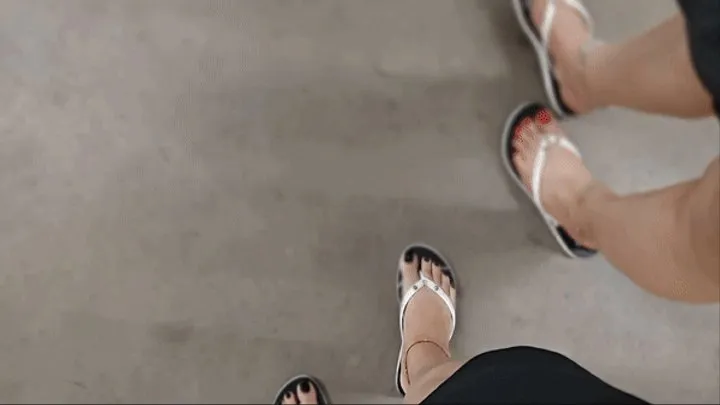 Juliette-RJ and Dolce Amaran at the supermarked - - THICK CALVES - TOE CURLING - FOOT TEASE - LONG TOENAILS - FLIP FLOPS - CONSENSUAL CANDID - FOOT POV - EXHIBITION