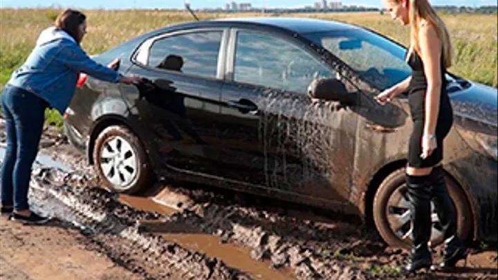 6 RUSSIAN GIRL STUCK IN MUD